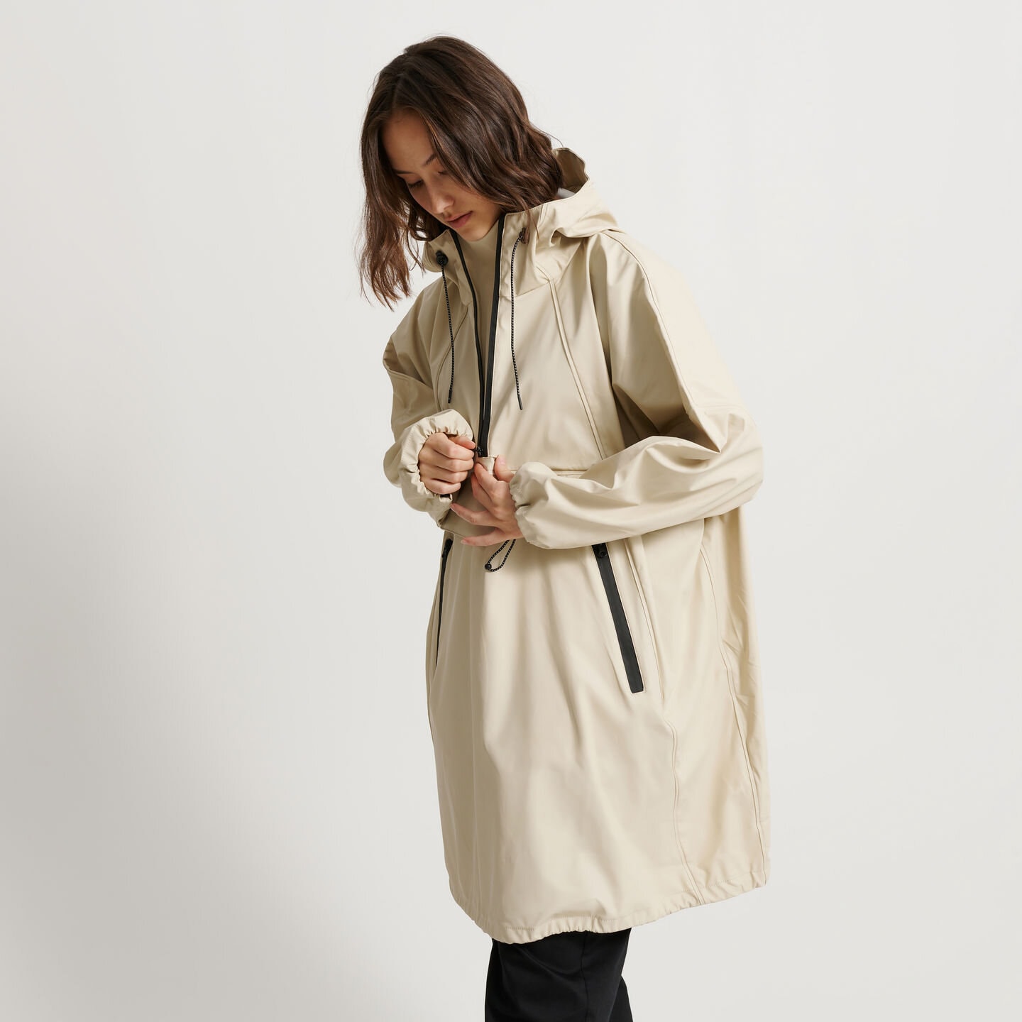 VARVET PONCHO